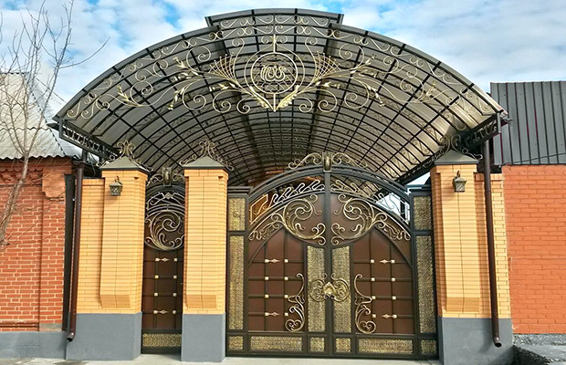 Купить или заказать ворота для дома с навесом - стильные и надежные решения для вашего участка в Усинске от 42268 руб | ВоротМастер-Снс